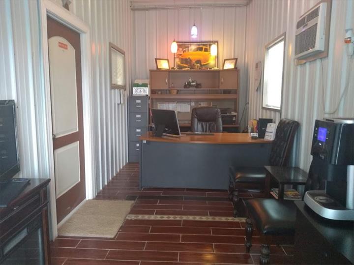 Daniel's Paint & Body Shop Wrecker Service Auto Body Shop